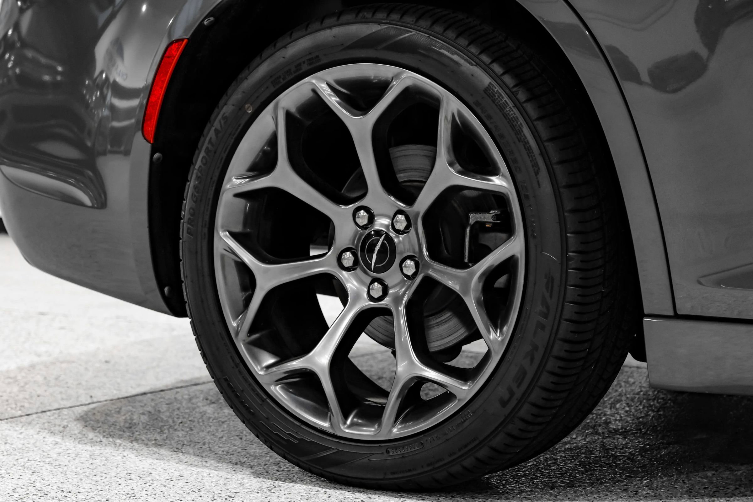 Used 2018 Chrysler 300 S w/ 300S Premium Group RWD image 70