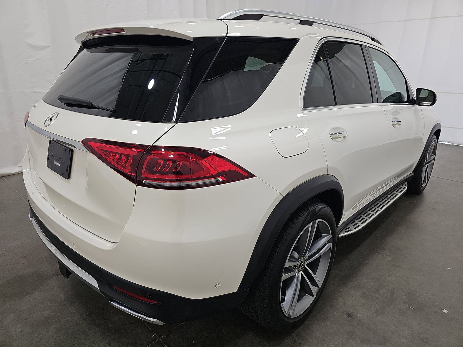 Used 2022 Mercedes-Benz GLE 350 w/ Premium Package image 6