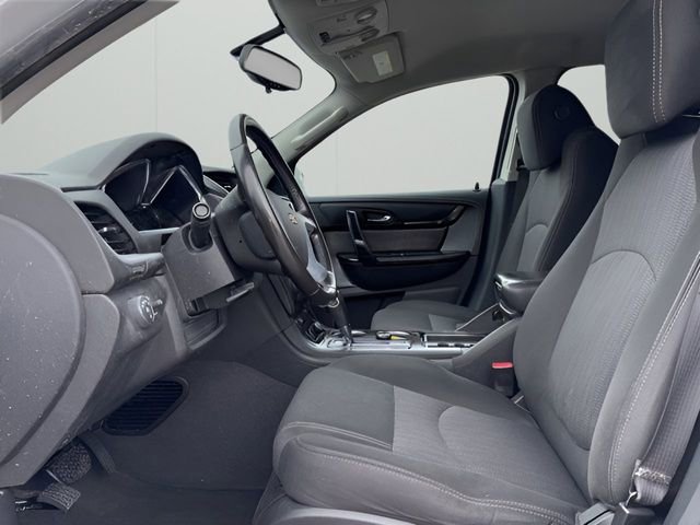 Used 2017 Chevrolet Traverse LT w/ Style and Technology Package image 11