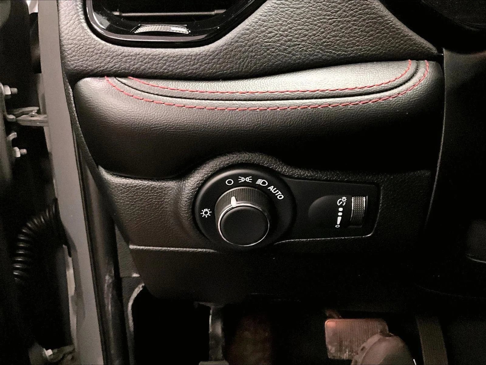 Used 2023 Dodge Durango GT image 31