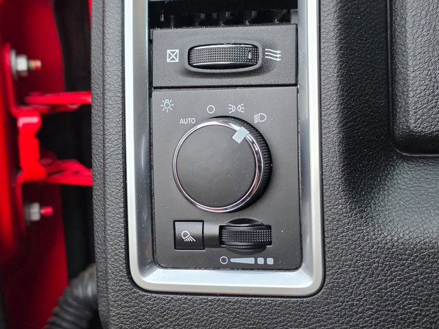 Used 2022 RAM 1500 Classic SLT image 40