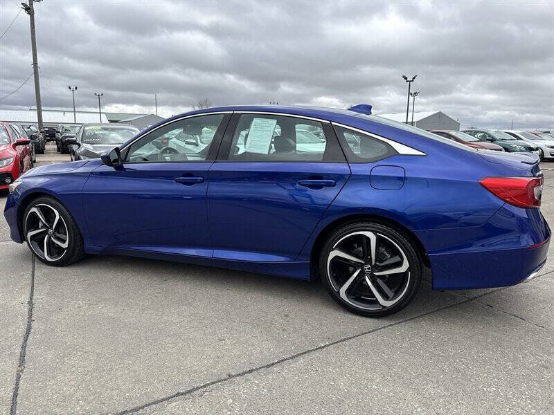 Used 2018 Honda Accord Sport image 4