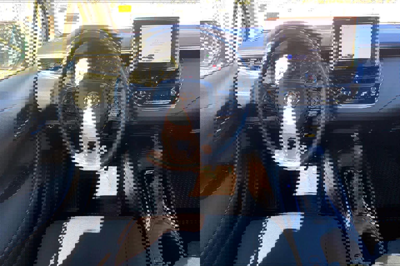 Certified 2025 Toyota Corolla LE image 5