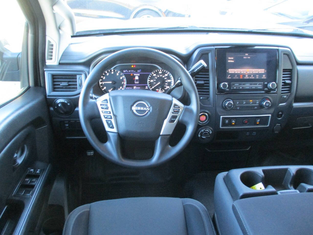 Used 2023 Nissan Titan S AWD/4WD image 18