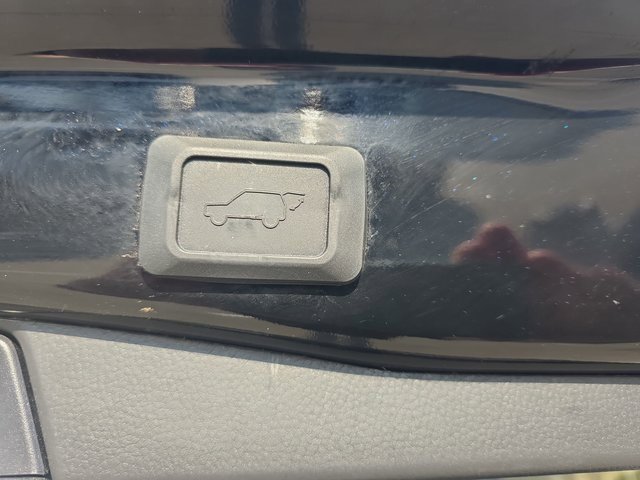 Used 2024 Toyota RAV4 XLE Premium image 13