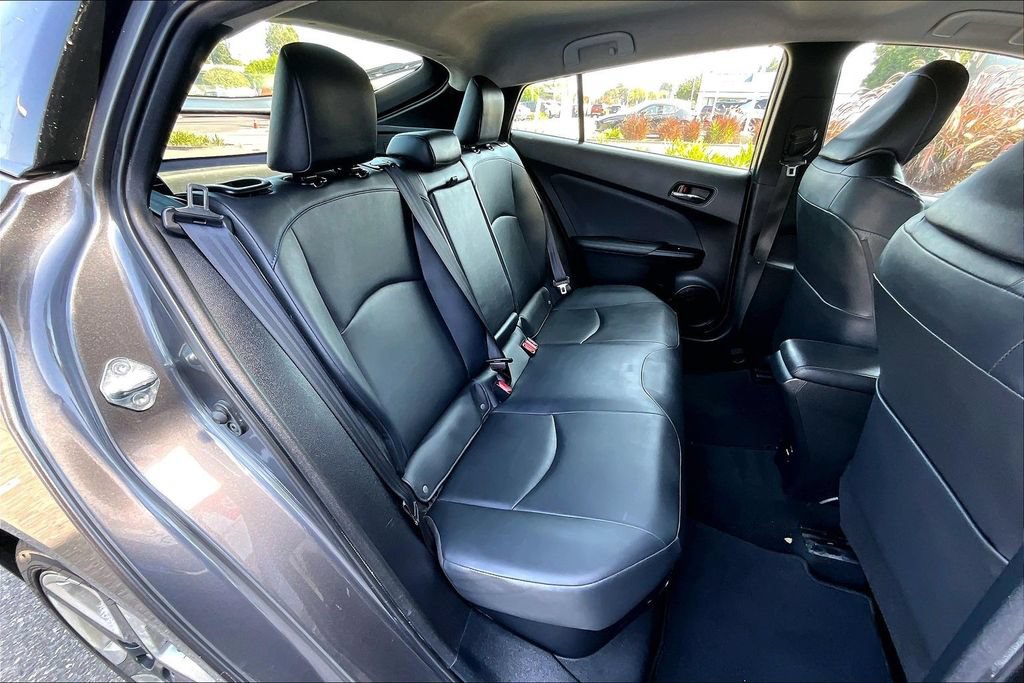 Used 2016 Toyota Prius Four Touring w/ Preferred Accessory Package FWD image 25