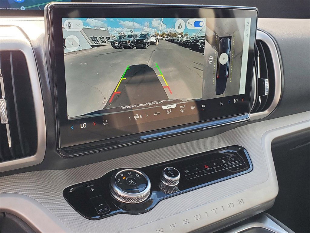 New 2025 Ford Expedition Active image 17