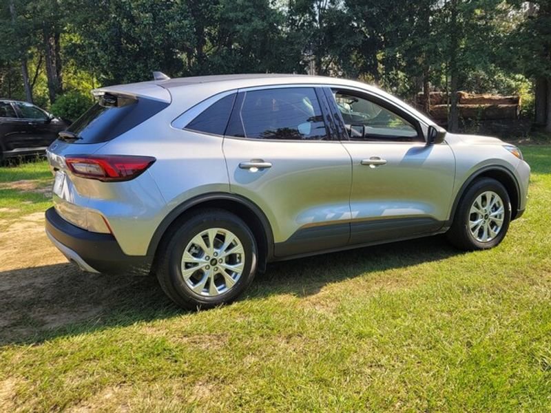 Used 2024 Ford Escape Active image 14