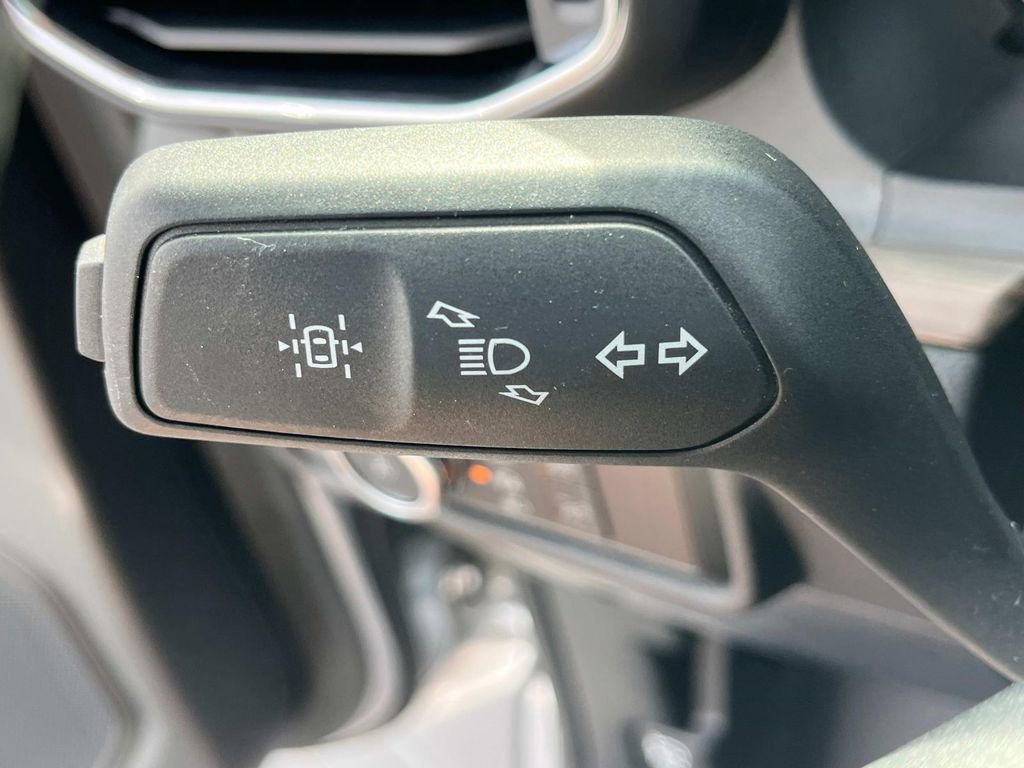 Used 2022 Ford Explorer Limited image 20