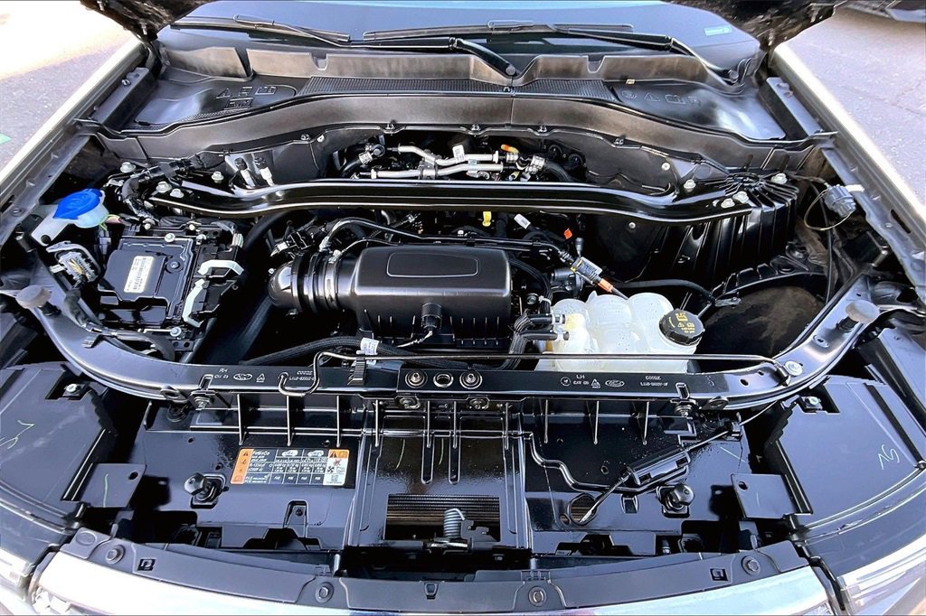 Used 2023 Ford Explorer Limited w/ Equipment Group 301A image 10