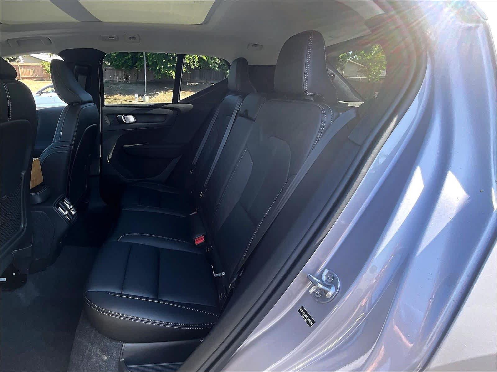New 2026 Volvo XC40 B5 Core w/ Climate Package AWD/4WD image 12