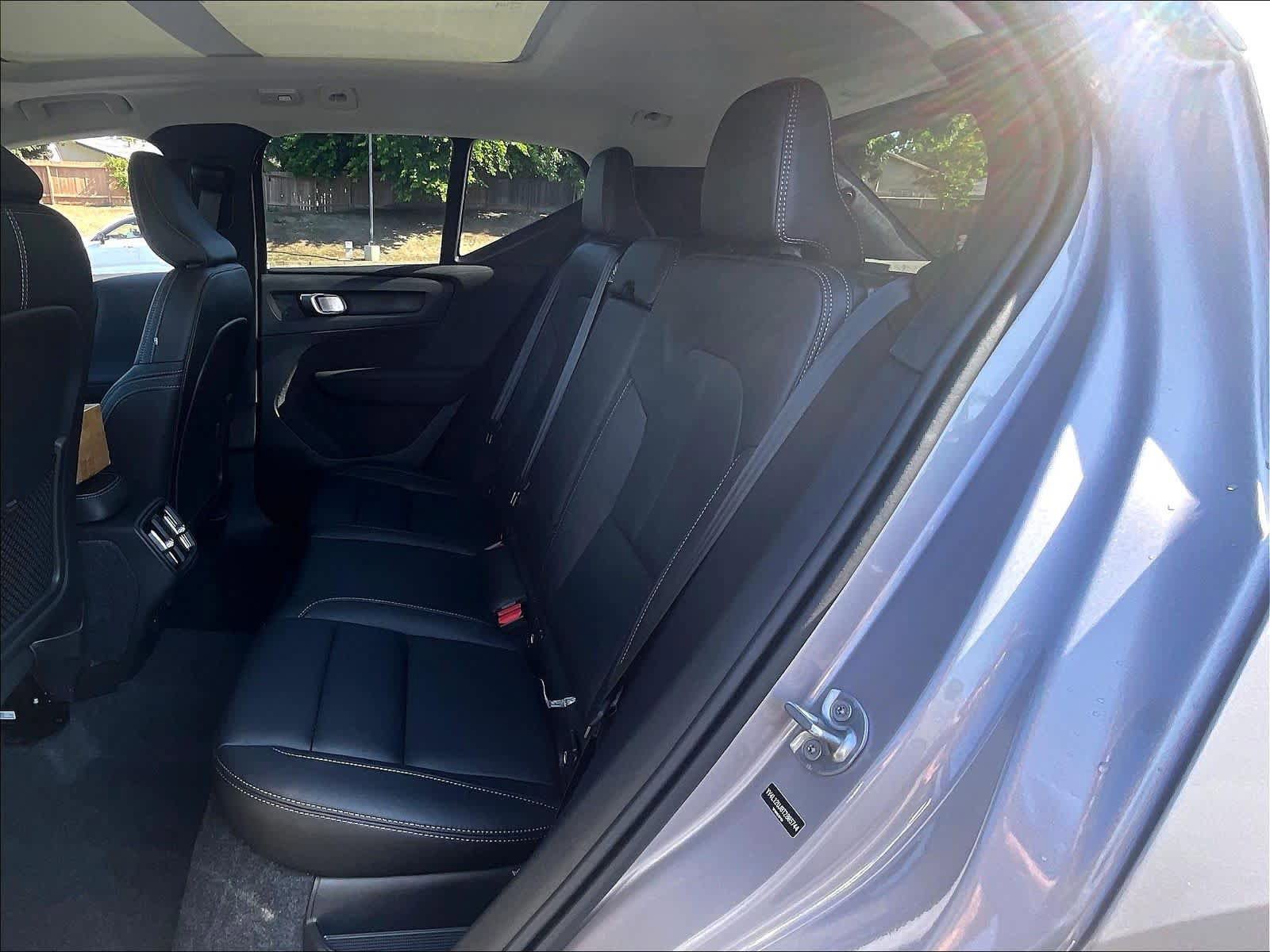 New 2026 Volvo XC40 B5 Core w/ Climate Package AWD/4WD image 12