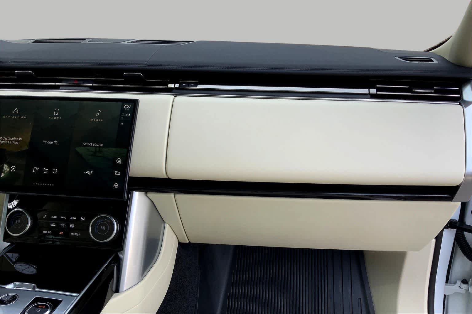 Used 2023 Land Rover Range Rover SE AWD/4WD image 17