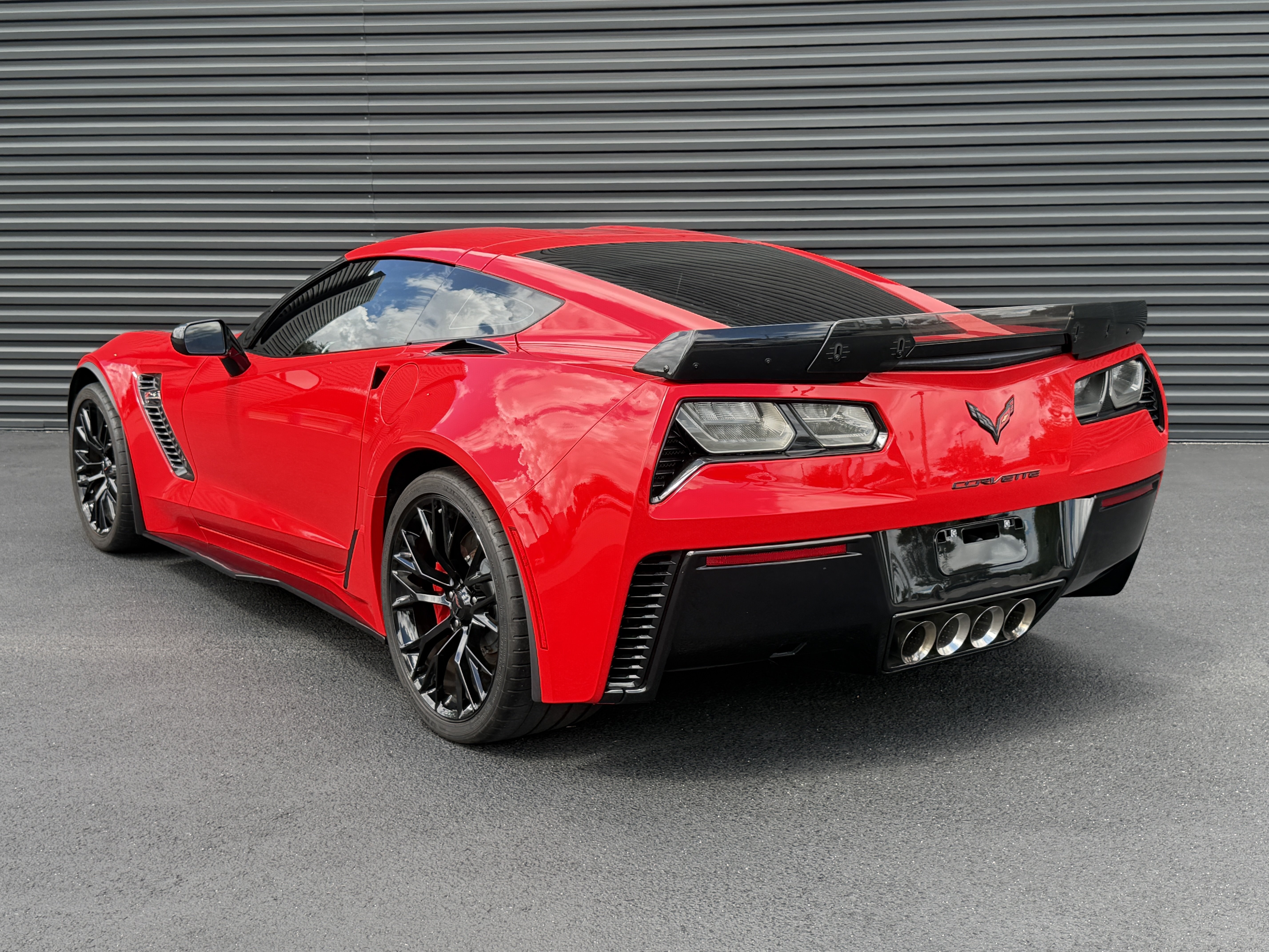 Used 2016 Chevrolet Corvette Z06 w/ 2LZ Preferred Equipment Group RWD image 3