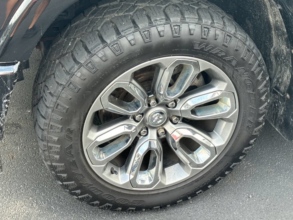 Used 2020 RAM 1500 Laramie AWD/4WD image 9