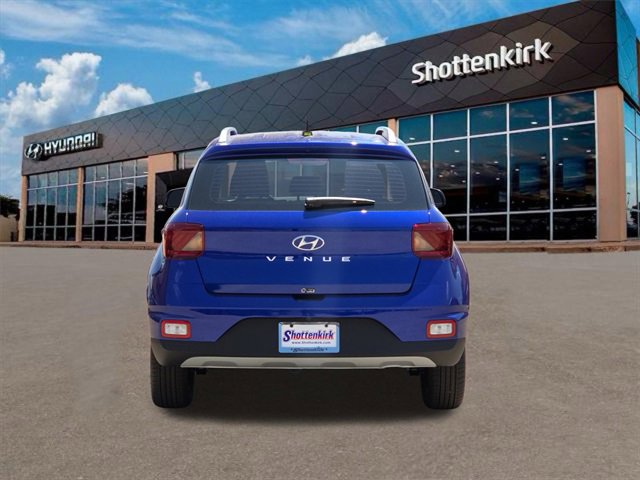 New 2025 Hyundai Venue Limited image 7
