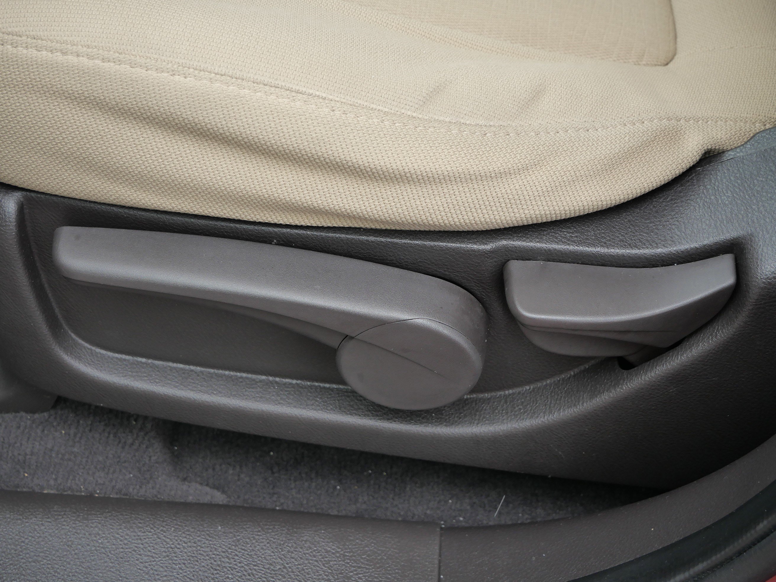 Used 2011 Hyundai Santa Fe GLS image 20