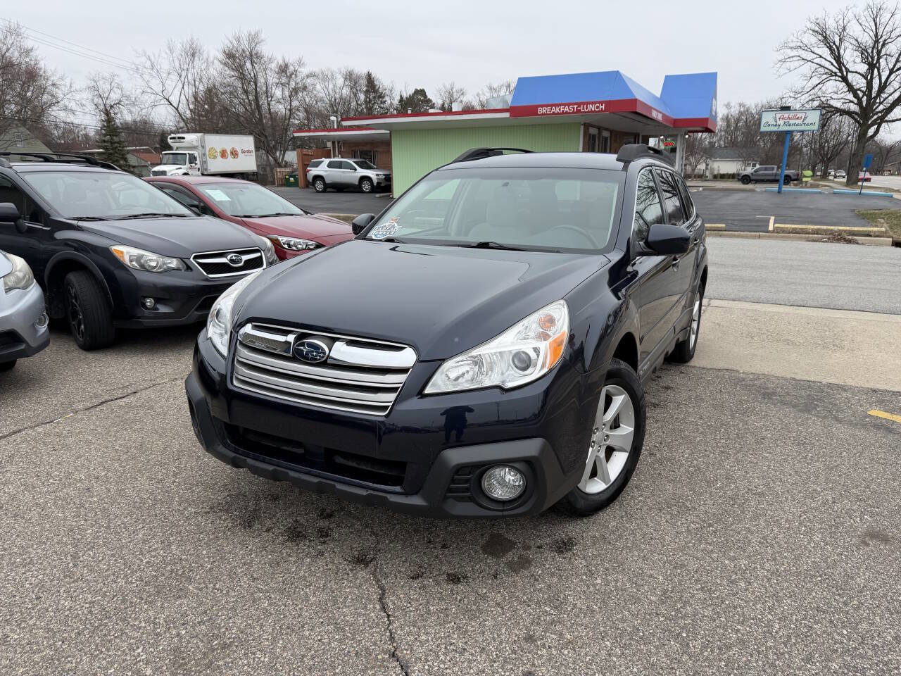 Used 2013 Subaru Outback 2.5i Premium AWD/4WD image 2