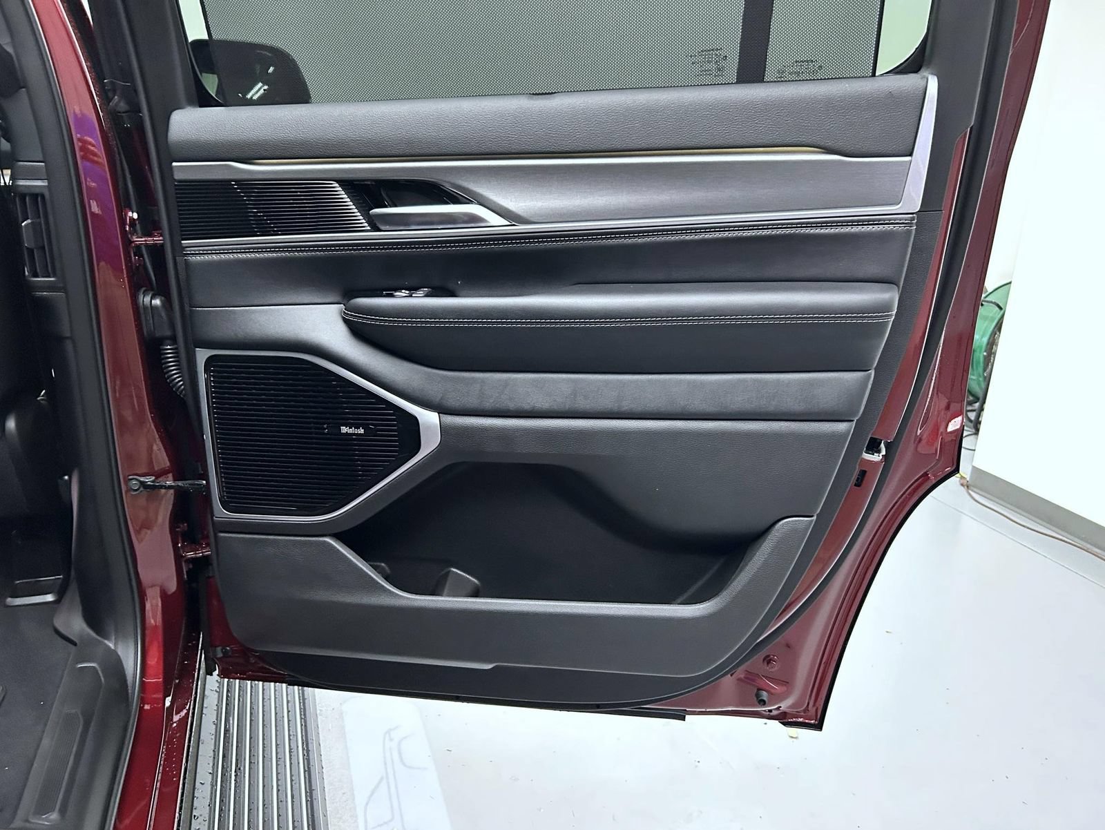 New 2026 Jeep Grand Wagoneer Limited AWD/4WD image 17