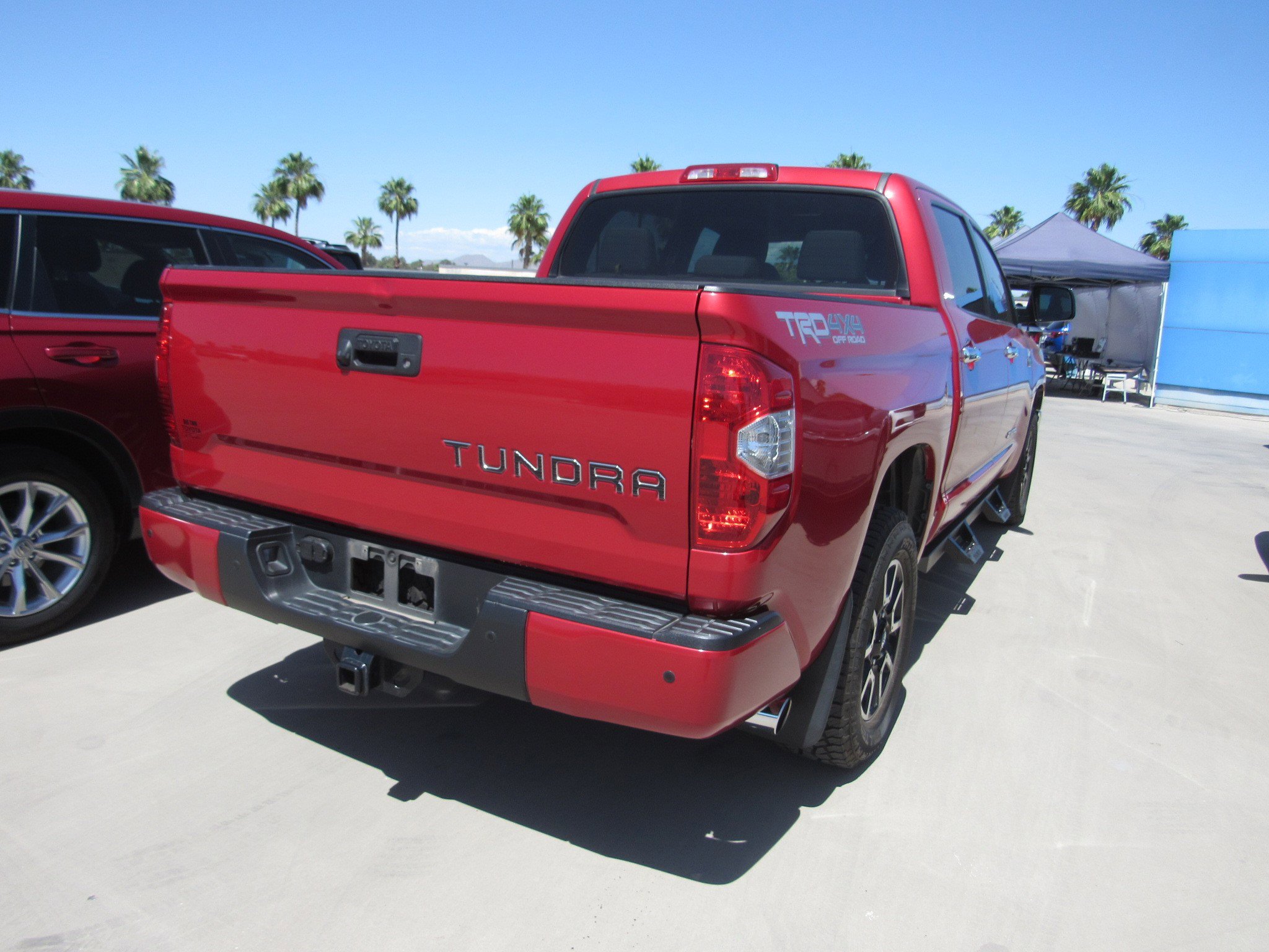 Used 2018 Toyota Tundra Limited w/ Limited Premium Package AWD/4WD image 3