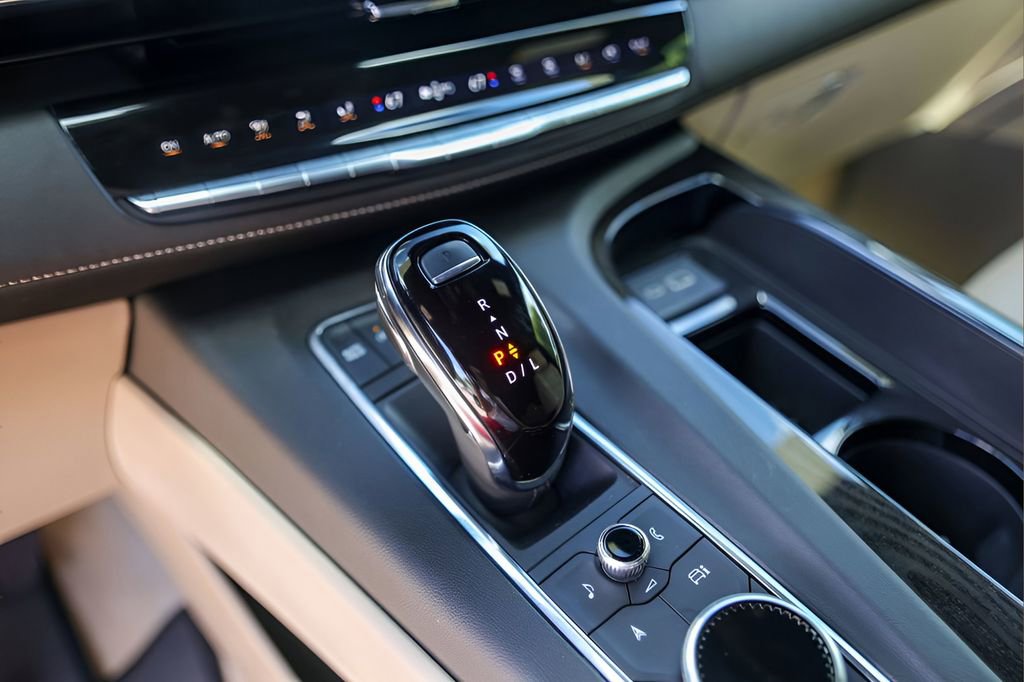 Certified 2023 Cadillac Escalade Premium Luxury w/ Performance Package image 21