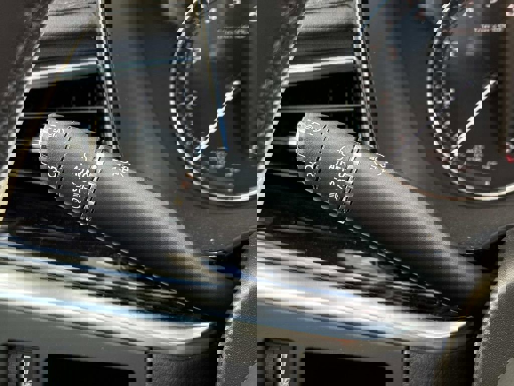 New 2025 Cadillac XT6 Luxury image 27