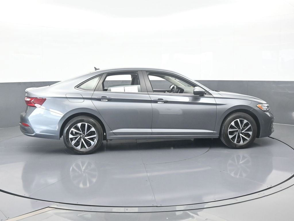 Used 2023 Volkswagen Jetta S image 7