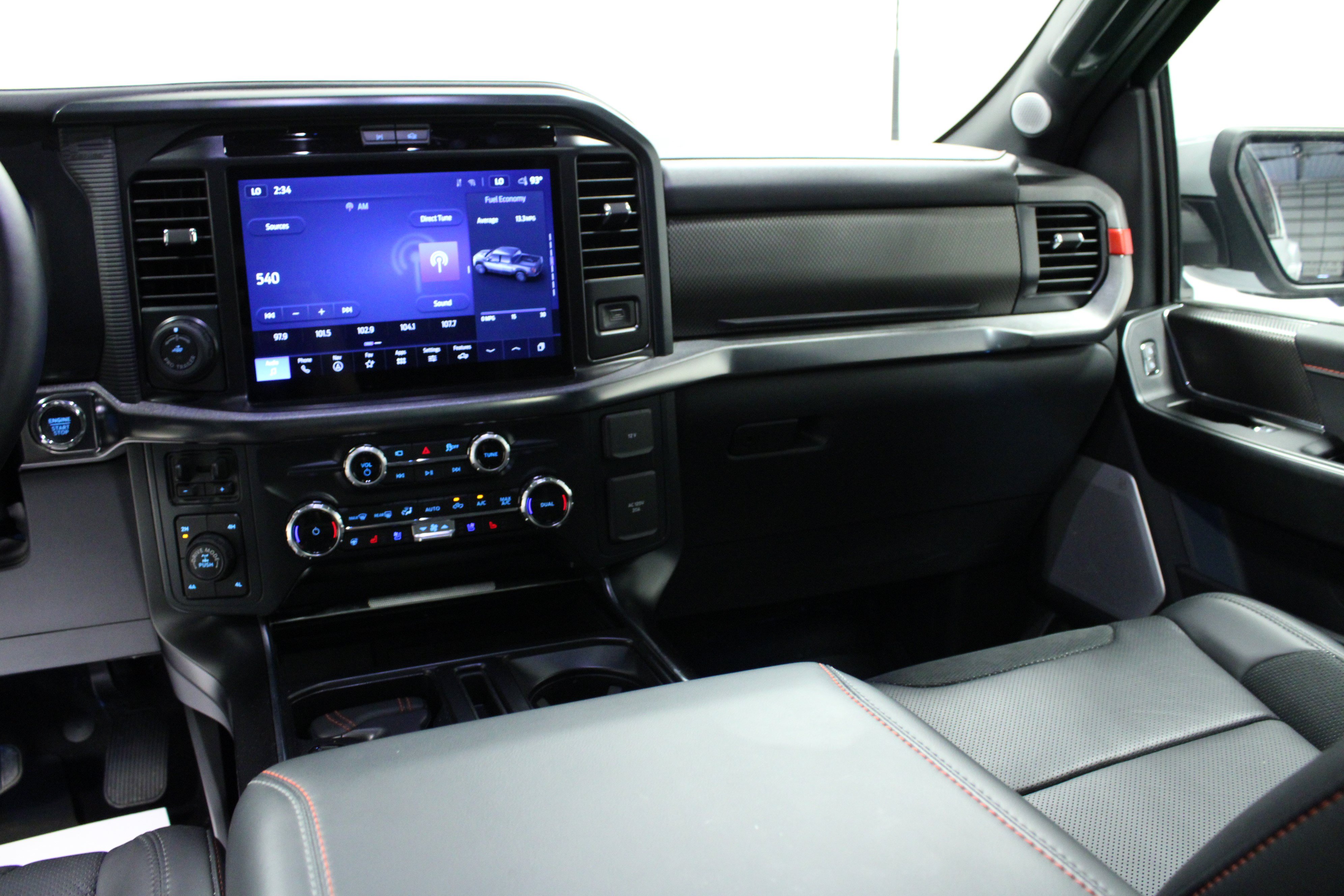 Used 2025 Ford F150 Raptor AWD/4WD image 19