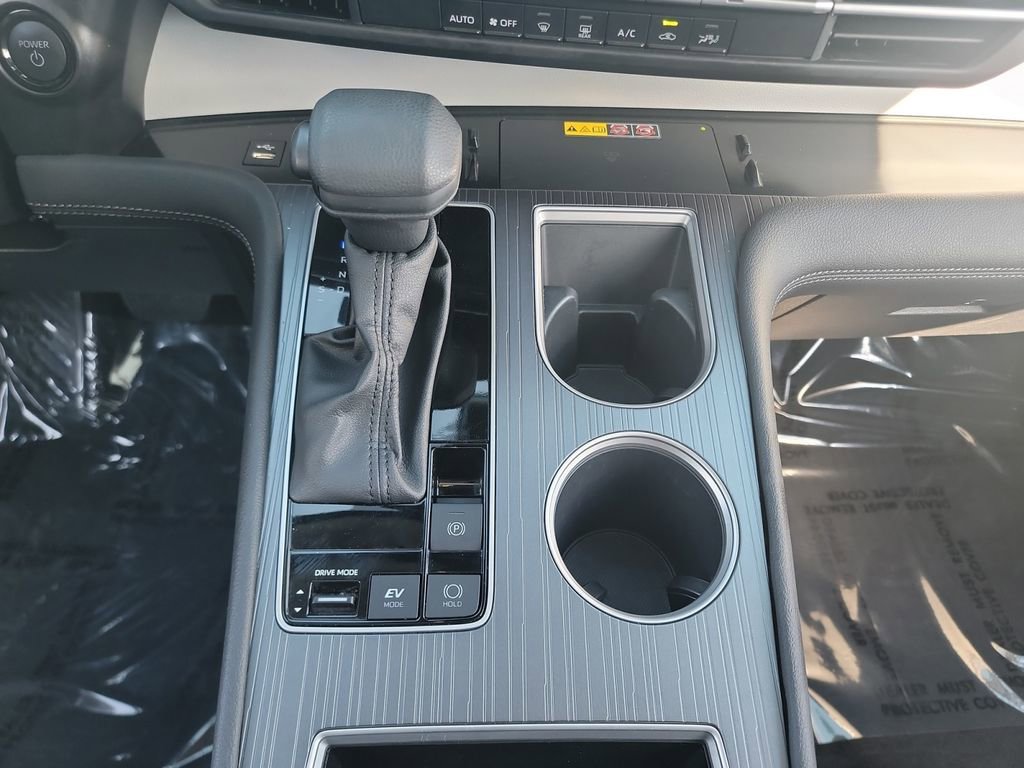 Used 2025 Toyota Sienna LE w/ LE Plus Package FWD image 11