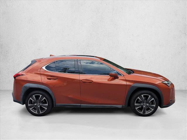Used 2019 Lexus UX 200 w/ Premium Package FWD image 4