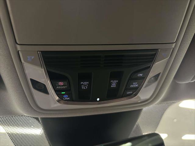 Used 2023 Acura MDX w/ Technology Package image 34