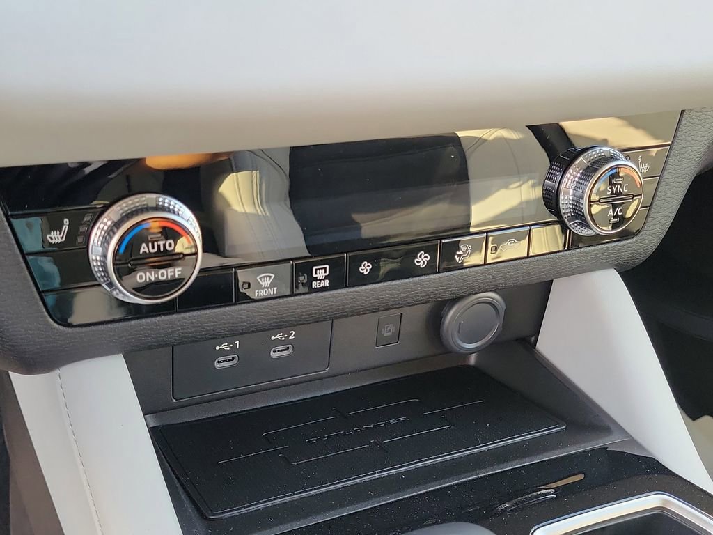 New 2025 Mitsubishi Outlander SE image 17