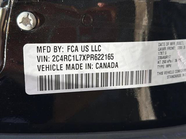 Used 2023 Chrysler Pacifica Touring-L FWD image 28
