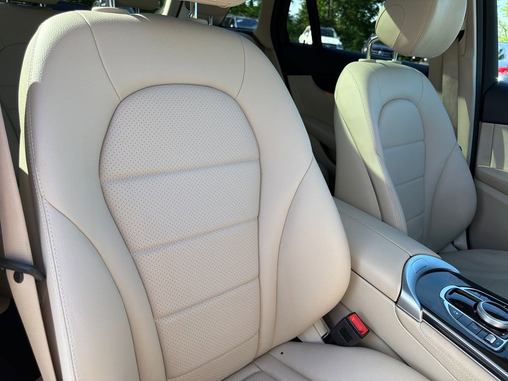 Used 2019 Mercedes-Benz GLC 300 4MATIC image 37