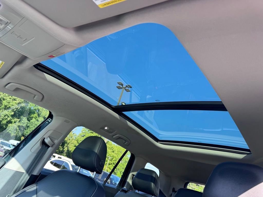 Used 2021 Volkswagen Atlas SE w/ Panoramic Sunroof Package AWD/4WD image 14