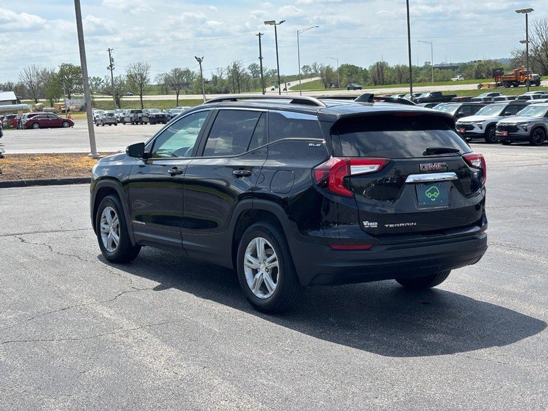 Used 2023 GMC Terrain SLE w/ Driver Convenience Package FWD image 3