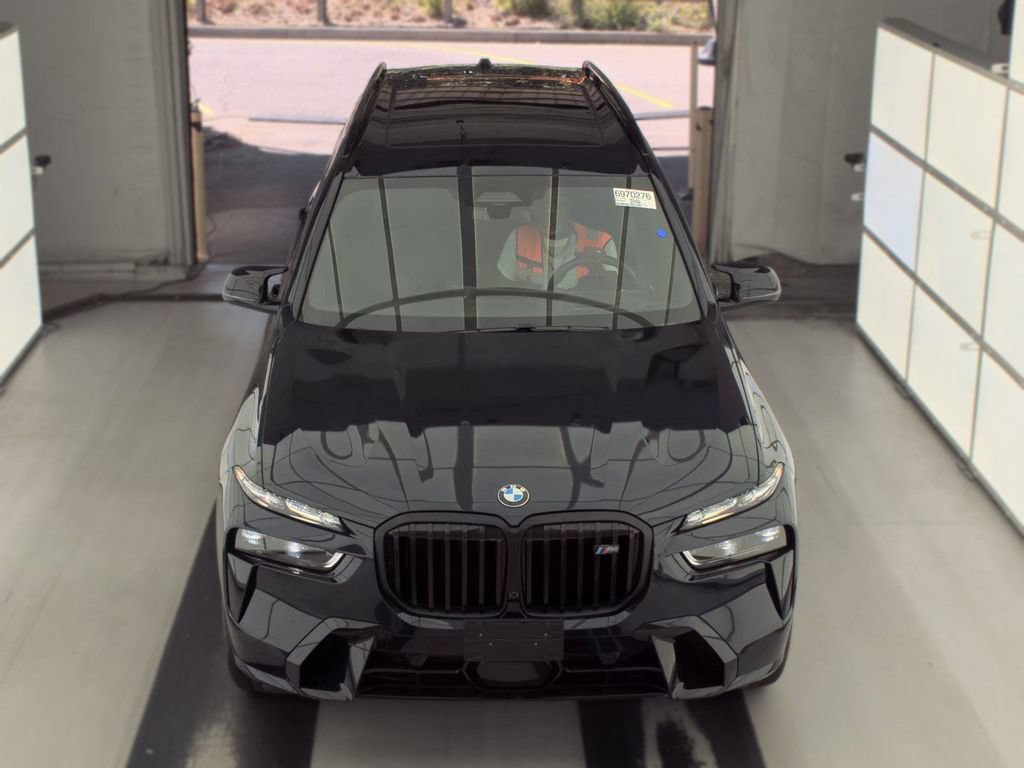 Used 2025 BMW X7 M60i AWD/4WD image 8