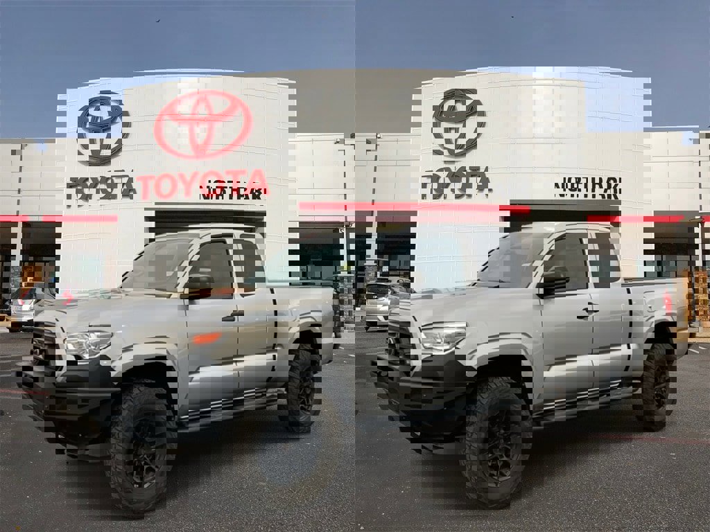 Used 2020 Toyota Tacoma SR image 1