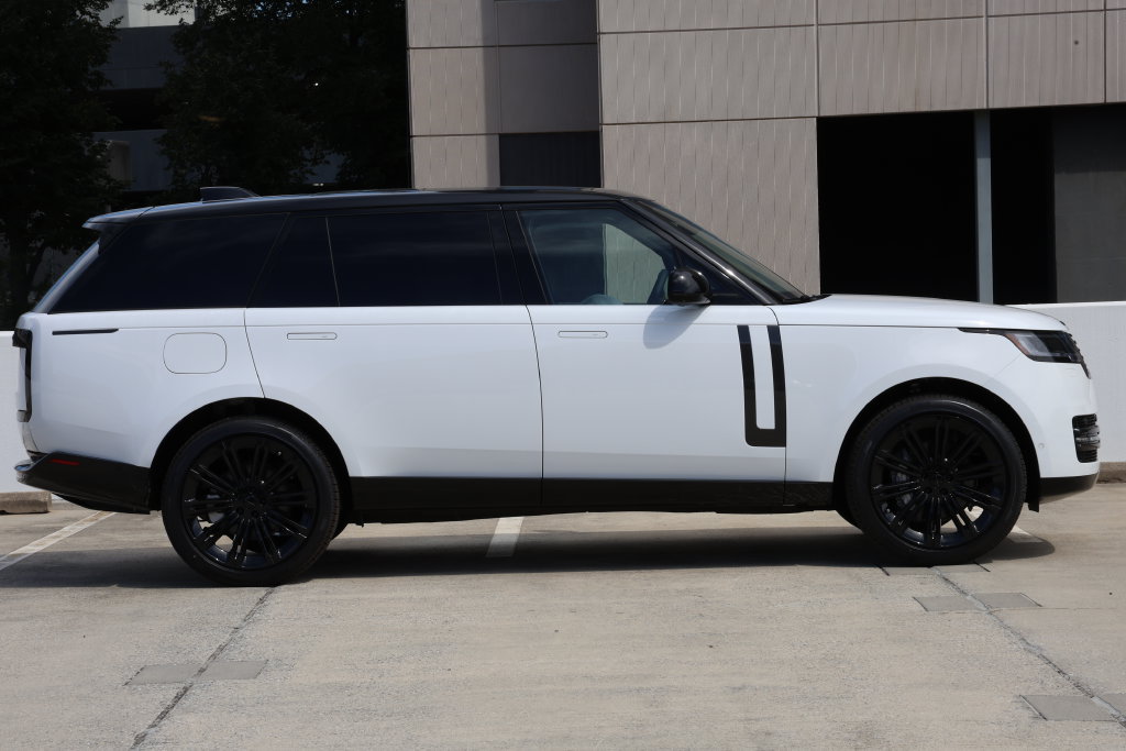 New 2026 Land Rover Range Rover Long Wheelbase SE AWD/4WD image 3