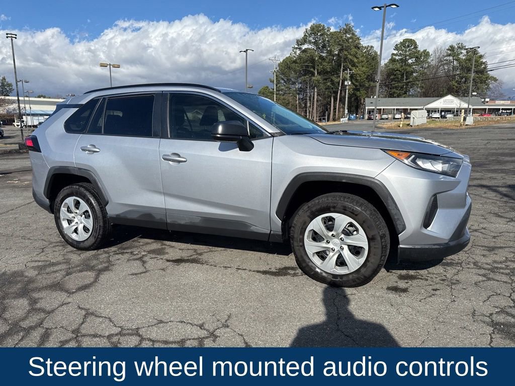 Used 2021 Toyota RAV4 LE image 5