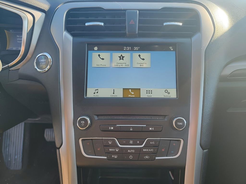 Used 2017 Ford Fusion SE w/ Fusion SE Technology Package image 21