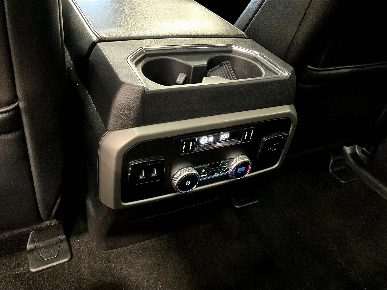 Used 2018 Ford Expedition Max XLT w/ Equipment Group 202A AWD/4WD image 10