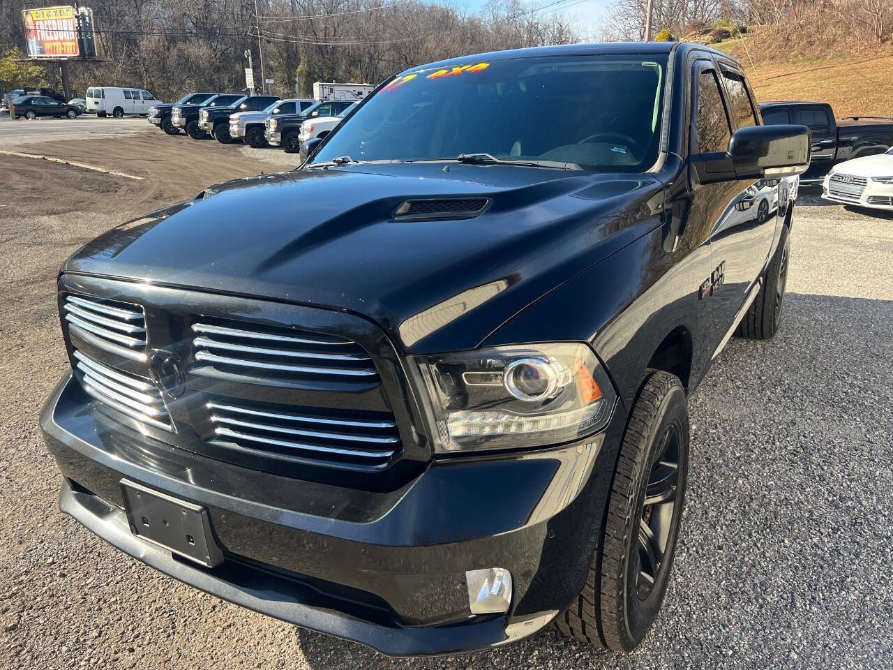 Used 2017 RAM 1500 Sport w/ Black Ram 1500 Sport Group image 4