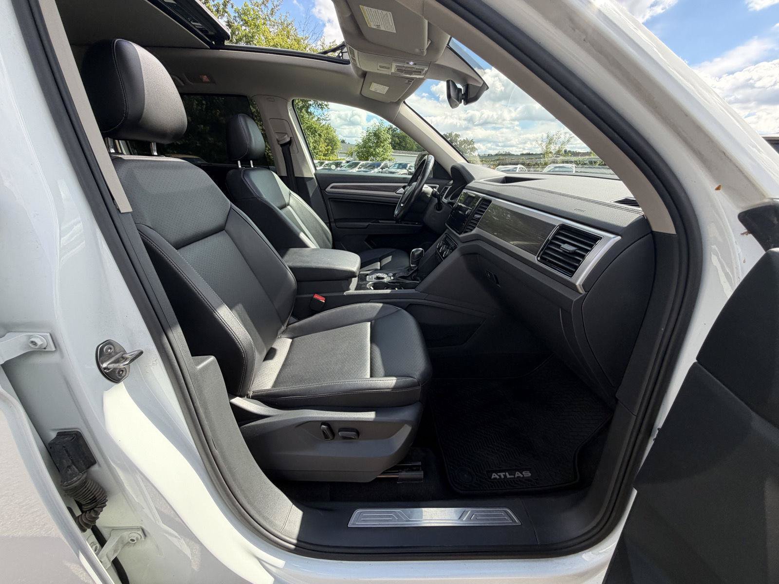Used 2018 Volkswagen Atlas SEL w/ R-Line Package AWD/4WD image 36