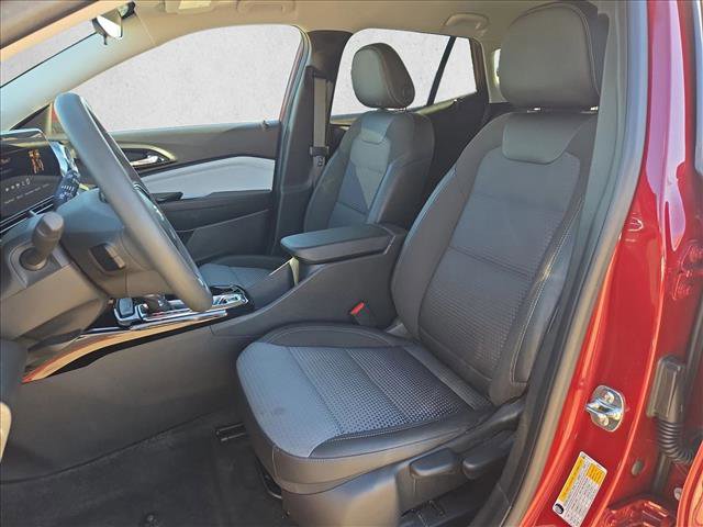 Certified 2025 Chevrolet Trax LT image 15