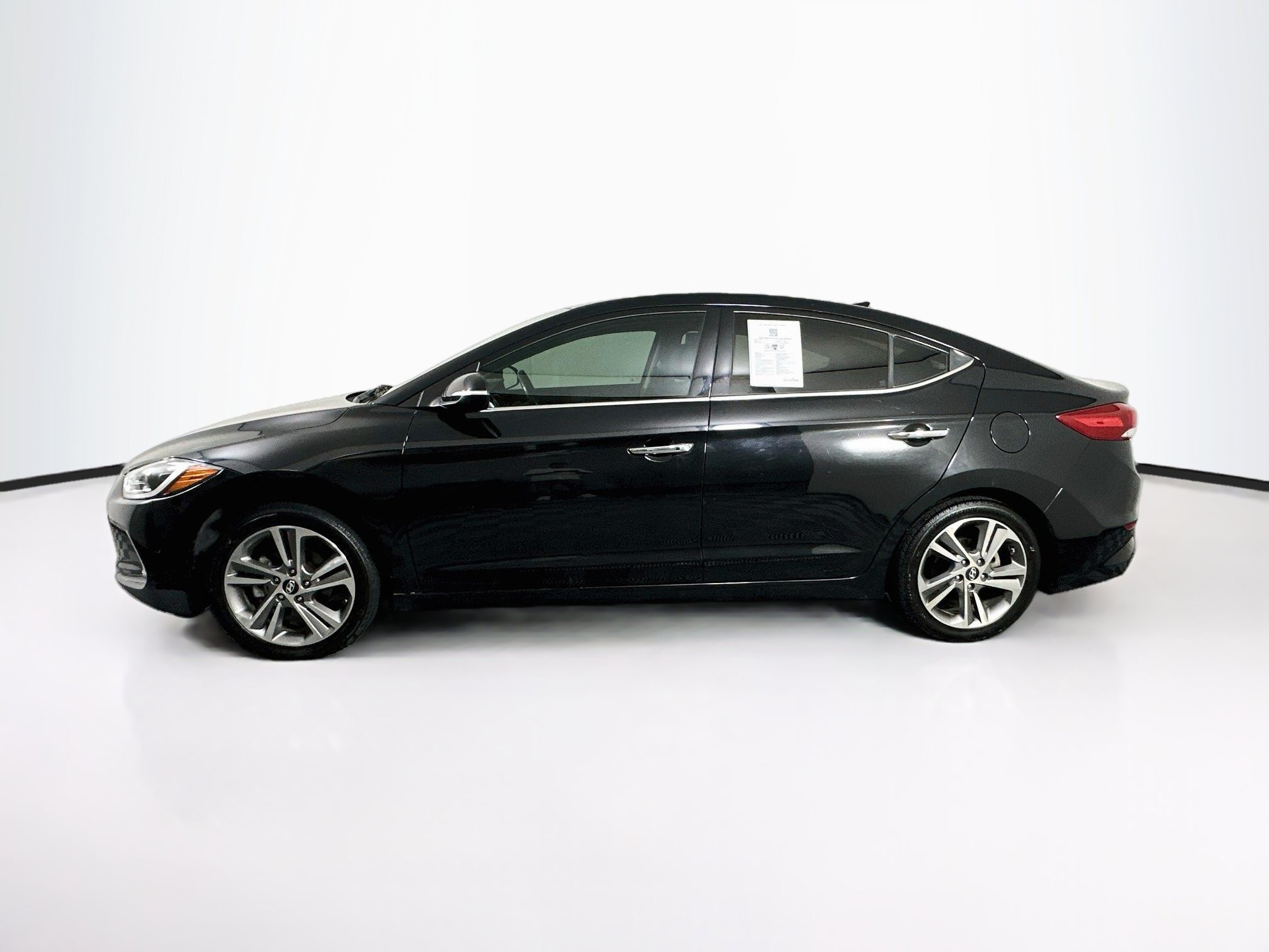 Used 2017 Hyundai Elantra Limited FWD image 4