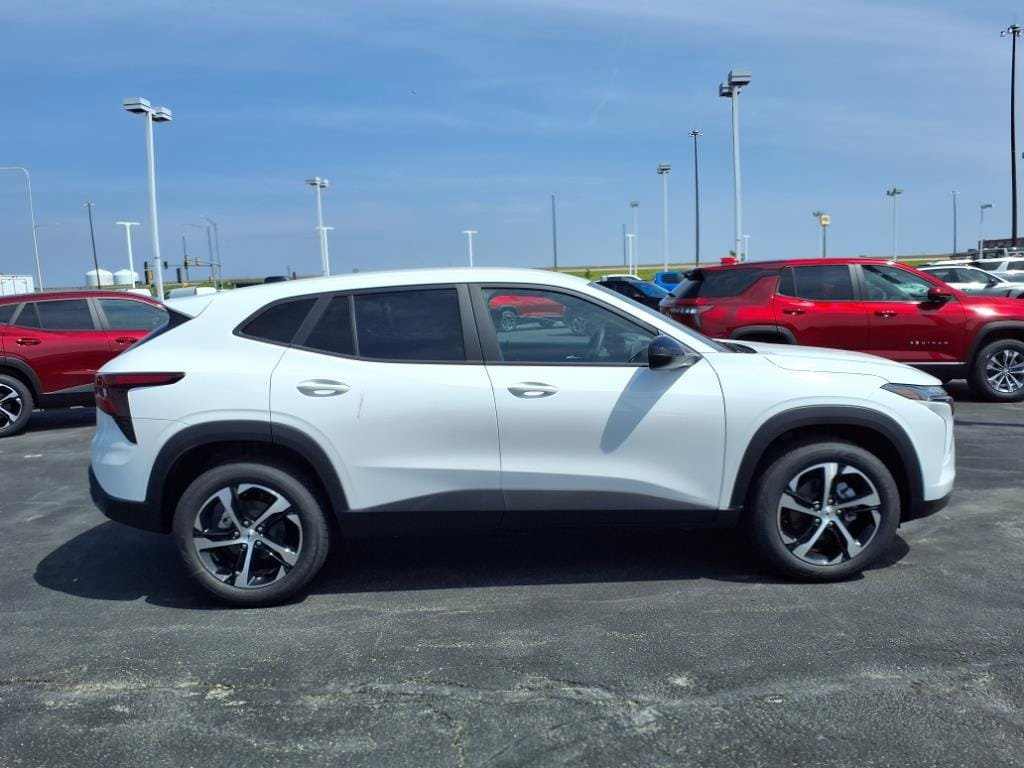 New 2025 Chevrolet Trax RS w/ Driver Confidence Package image 2