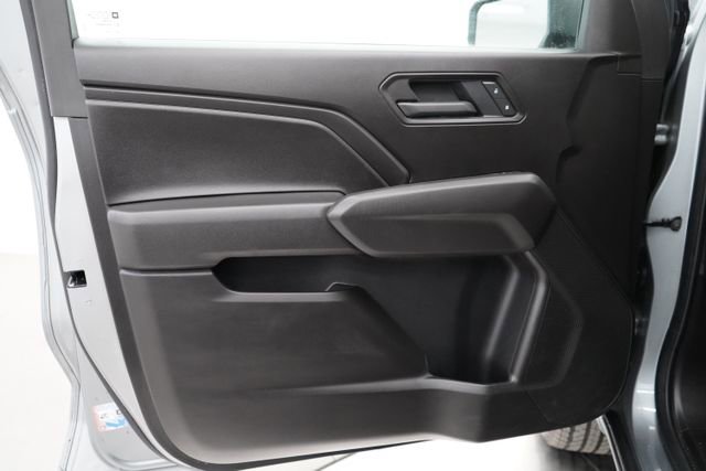 Used 2025 Chevrolet Colorado W/T image 9