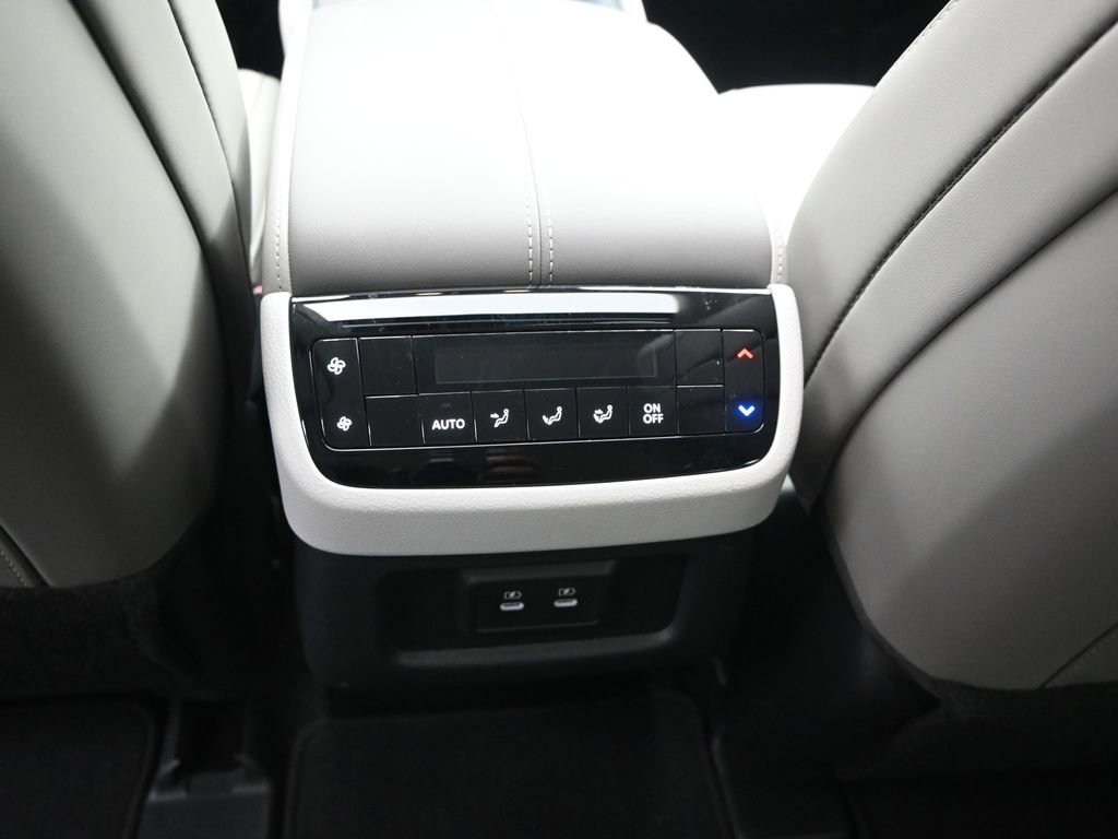 Used 2026 INFINITI QX60 Pure w/ Cargo Package image 19