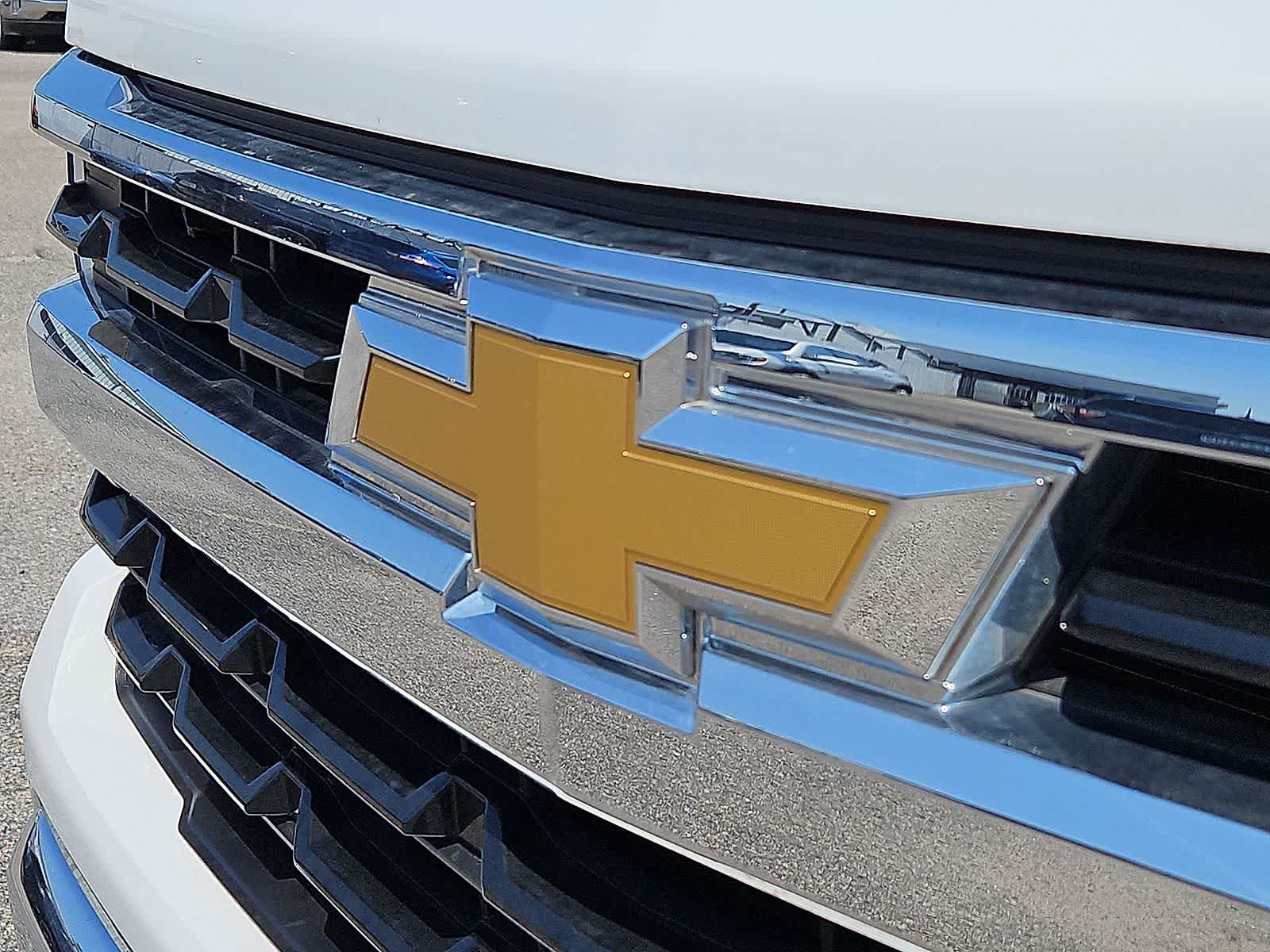 Used 2023 Chevrolet Silverado 1500 LT AWD/4WD image 36